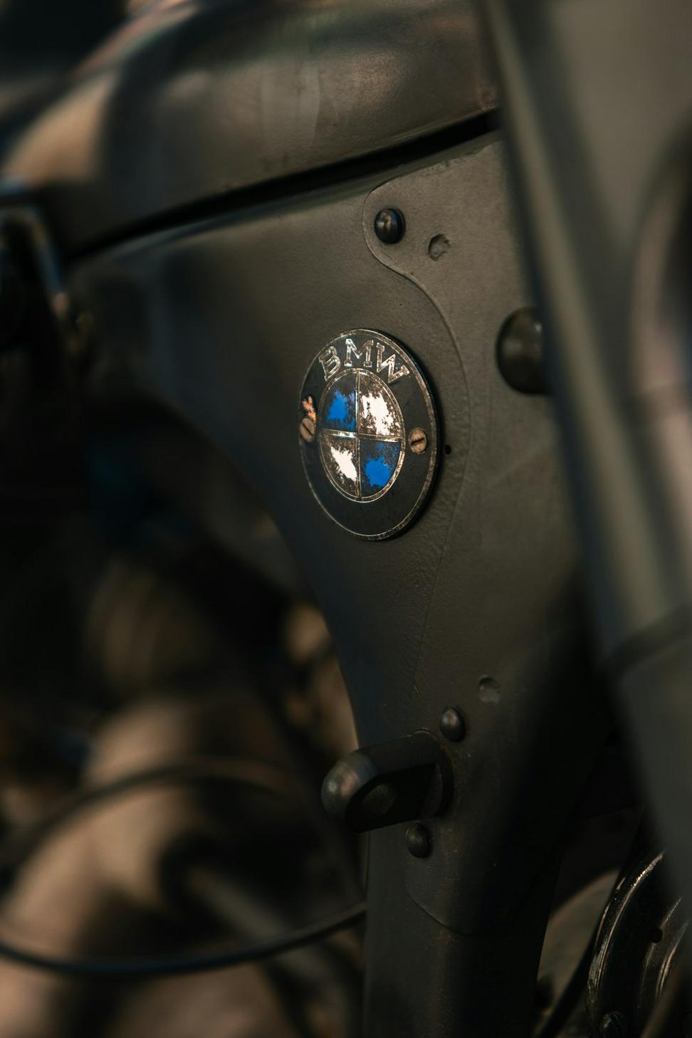 Adjustable suspension components